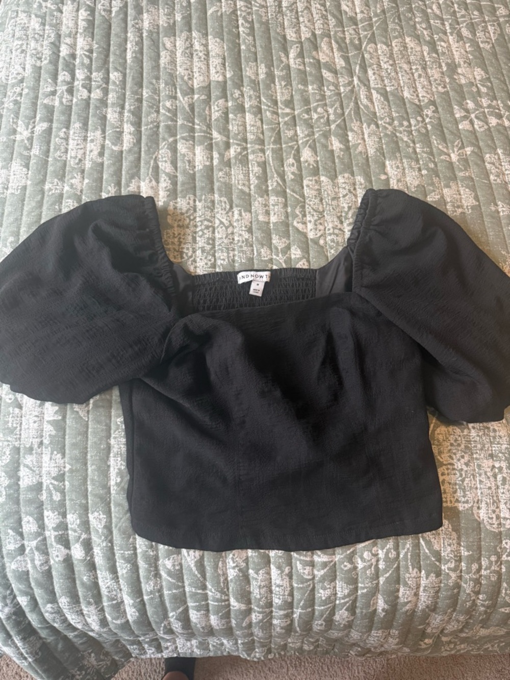 Women’s Black Puff-Sleeve Square-Neck Crop Top